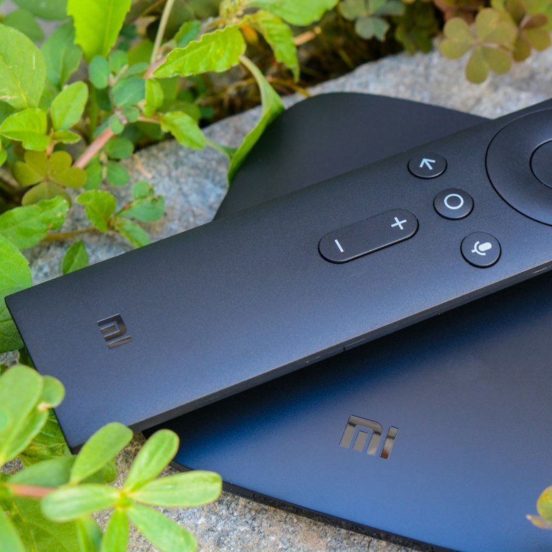 جهاز شاومي Mi TV Box مع جوجل ويوتيوب