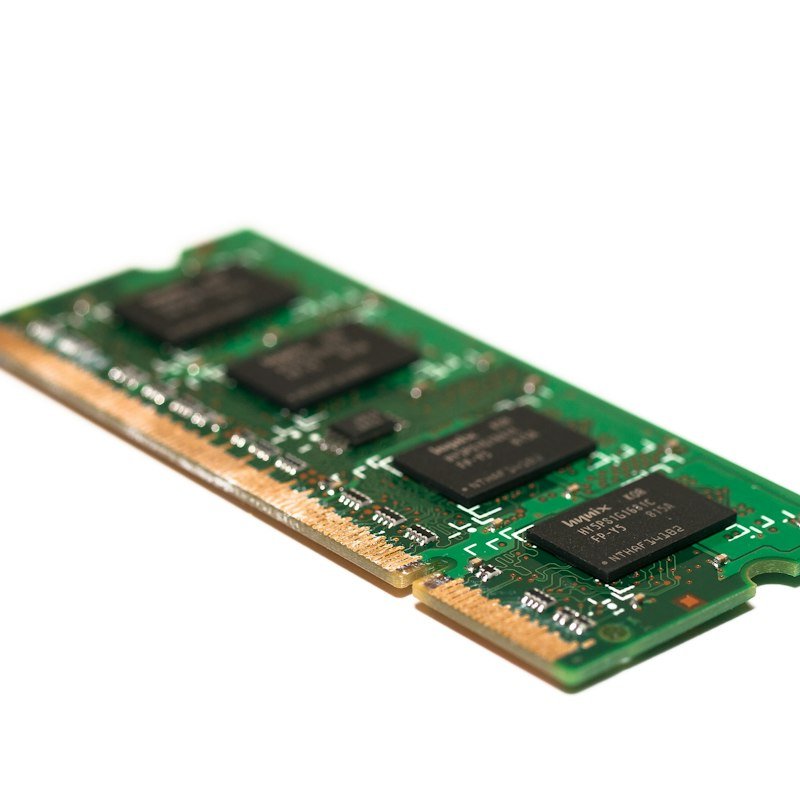 ذاكرة رام 4 جيجابايت PC3 (DDR3)